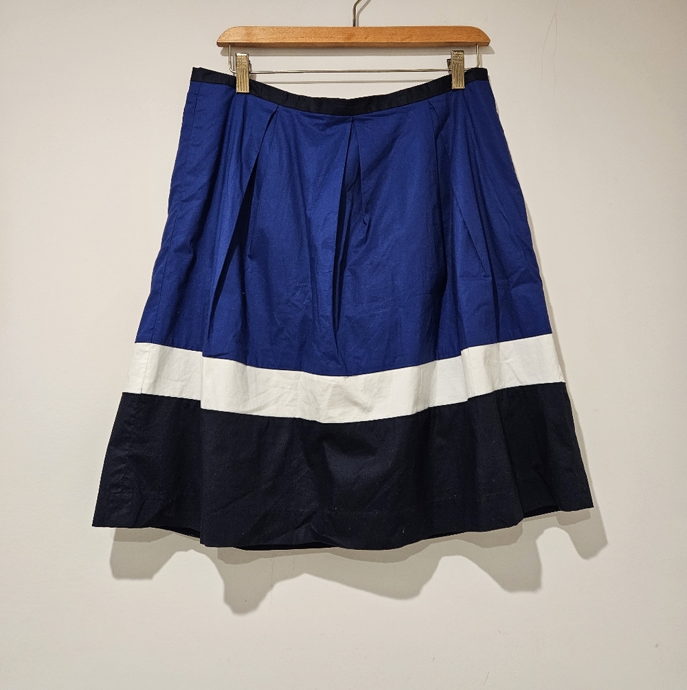 Liz Claiborne Blue, White and Black A-Line Skirt, Size 8